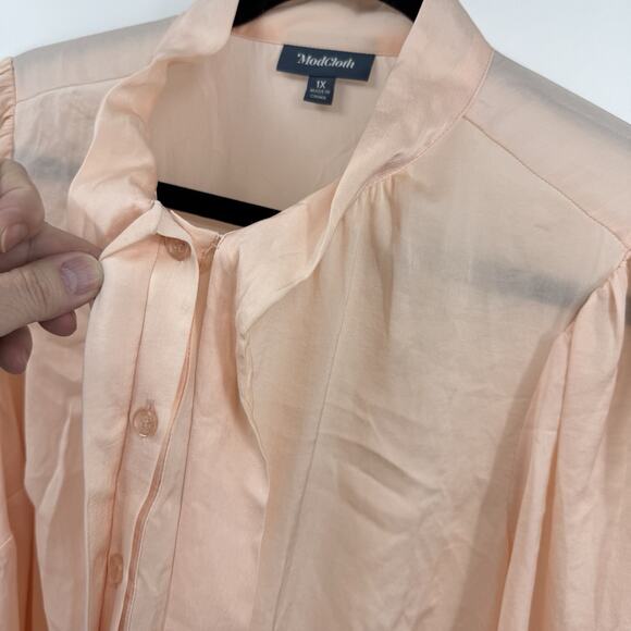 ModCloth Women Size 1X Tie Neck Blouse Peach Silky Classic 3/4 Sleeve Button Up - Picture 8 of 11